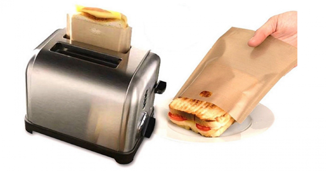 Как почистить тостер от крошек. Горизонтальный тостер для бутербродов. Пакеты для тостера. Пакеты для сэндвичей в тостере. Тостер для горячих бутербродов.